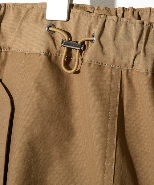 UJOH（ウジョー）の「【UJOH HOMME/ウジョー】Draw Cord Utility PNT（その他パンツ・メンズ・ブラック/ブラウン・5/4）」の5枚目の写真