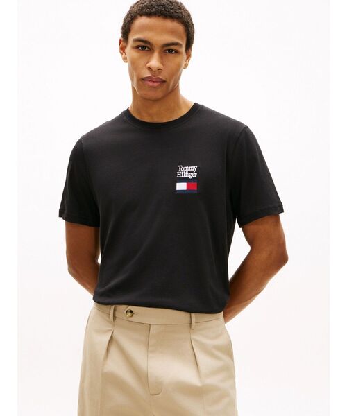 TOMMY HILFIGER（トミーヒルフィガー）の「BRAND LOVE TEXT STACK TEE（Tシャツ/カットソー・メンズ・レッド/ホワイト/ブラック・LARGE/SMALL/MEDIUM/X-LARGE）」の3枚目の写真