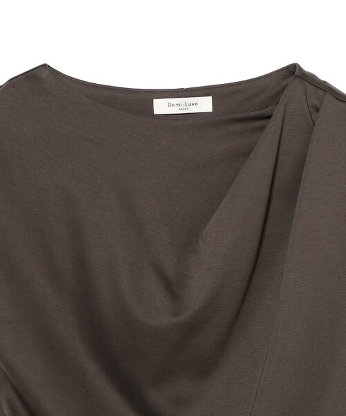 Demi-Luxe BEAMS（デミルクス ビームス）の「アシンメトリー ドレープ プルオーバー［接触冷感］（Tシャツ/カットソー・レディース・ホワイト/チャコールグレー・ONE SIZE）」の17枚目の写真