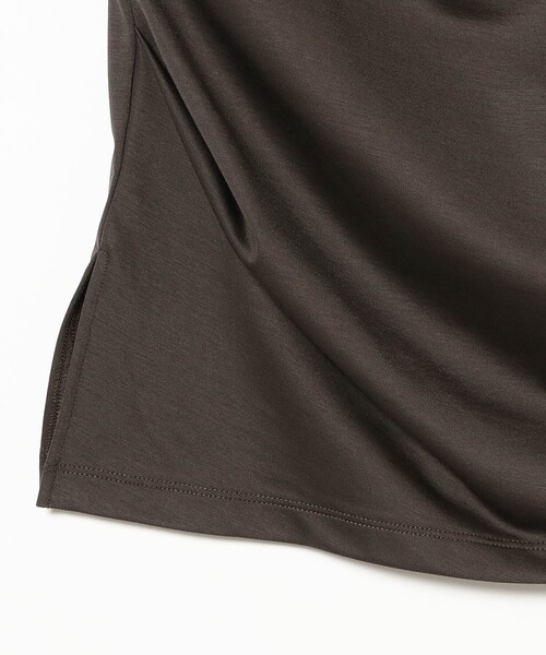 Demi-Luxe BEAMS（デミルクス ビームス）の「アシンメトリー ドレープ プルオーバー［接触冷感］（Tシャツ/カットソー・レディース・ホワイト/チャコールグレー・ONE SIZE）」の18枚目の写真