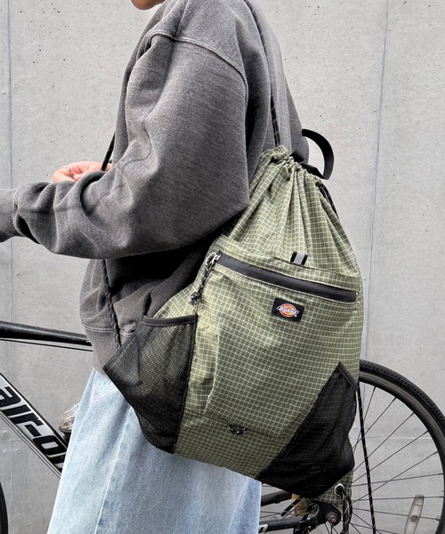 Dickies(ディッキーズ)の「【Dickies】ディッキーズ ATHLETIC KNAPSACK GRID/アスレチック ナップサック グリッド(バックパック/リュック・メンズ・グレー/ホワイト/カーキ/ブラック・FREE)」の4枚目の写真