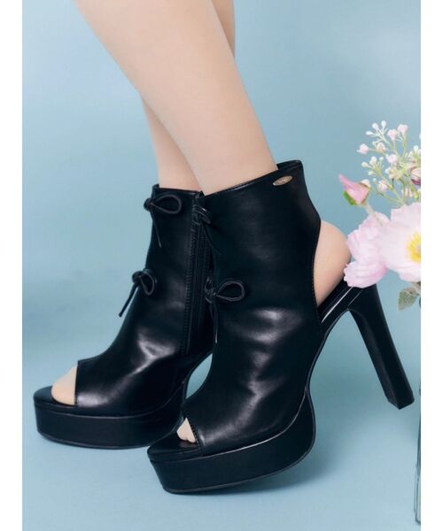 EATME(イートミー)の「ダブルリボンブーツサンダル(サンダル・レディース・ブラック/アイボリー・LARGE/MEDIUM/SMALL)」の7枚目の写真