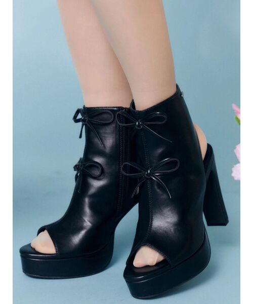 EATME(イートミー)の「ダブルリボンブーツサンダル(サンダル・レディース・ブラック/アイボリー・LARGE/MEDIUM/SMALL)」の8枚目の写真