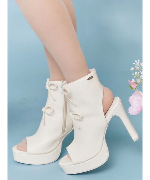 EATME(イートミー)の「ダブルリボンブーツサンダル(サンダル・レディース・ブラック/アイボリー・LARGE/MEDIUM/SMALL)」の10枚目の写真