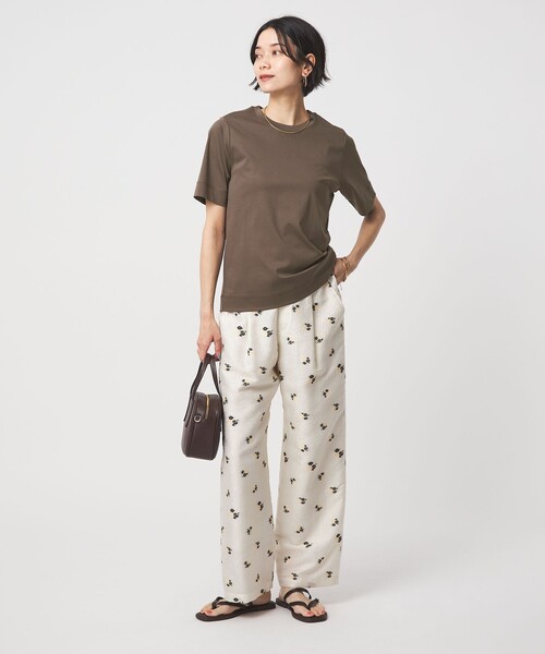 green label relaxing（グリーンレーベルリラクシング）の「スタンダード Tシャツ 制菌（Tシャツ/カットソー・レディース・ダークブラウン/ライム/ダークグレー/ベージュ/オフホワイト・38/40）」の17枚目の写真