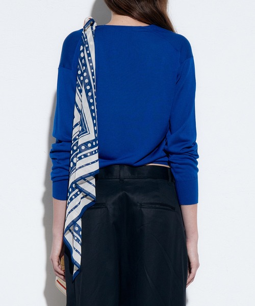 LE CIEL BLEU（ルシェルブルー）の「デタッチャブルスカーフVニット / Detachable Scarf V Knit（ニット/セーター・レディース・レッド/ブルー/グレー・36）」の7枚目の写真