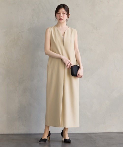AIMER(エメ)の「キーネックノースリーブワンピース(ジャンパースカート・レディース・ベージュ/ブラック・MEDIUM)」の20枚目の写真
