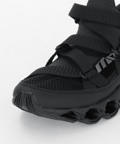 MIZUNO(ミズノ )の「<MIZUNO> WAVE/P Strap(スニーカー・レディース・ブラック/ダークグレー・26.5cm/23.5cm/25.5cm/24.5cm)」の12枚目の写真