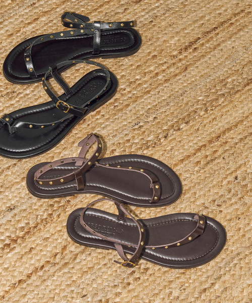 CORSO ROMA,9(コルソローマ)の「《WEB+一部店舗限定》CORSO ROMA9/ コルソローマノーヴェ STUDS TONGS(サンダル・レディース・ブラウン/ブラック・23.5cm/23cm/24.5cm/24cm)」の3枚目の写真