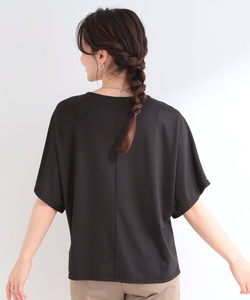 SHOO・LA・RUE(シューラルー)の「【洗濯機可/S-LL】フェイクパールがアクセント お袖タックドルマンブラウス(Tシャツ/カットソー・レディース・ブラック/グレー/オフホワイト・01/02/04/03)」の13枚目の写真