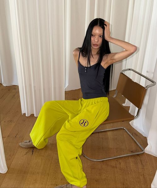 THE MYSTERIOUS HOTEL（ザミステリアスホテル）の「V NECK BUTTON SLEEVELESS [NAVY]（Tシャツ/カットソー・レディース・その他・FREE）」の5枚目の写真