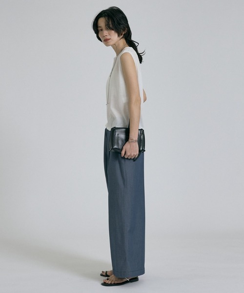 qualite（カリテ）の「シアーノースリーブT　春服　夏服　オフィスカジュアル（タンクトップ・レディース・ブラック/クリーム/オフホワイト・フリー）」の7枚目の写真