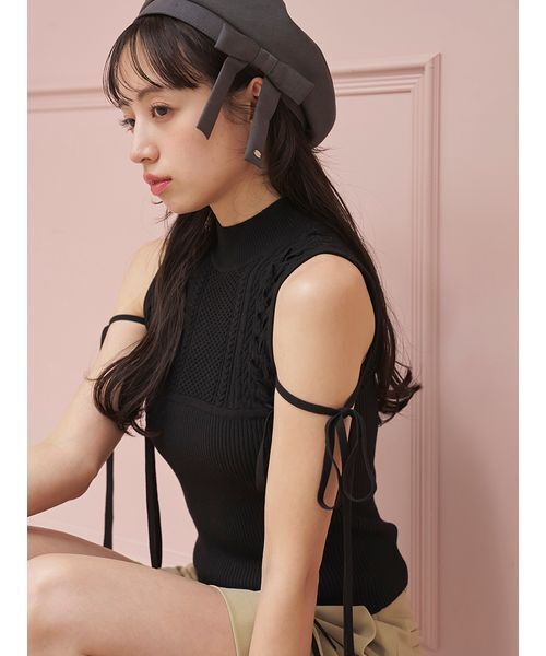 SNIDEL(スナイデル)の「レースアップリボンデザインニットプルオーバー(ニット/セーター・レディース・アイボリー/ブラック/ピンクベージュ・F)」の9枚目の写真