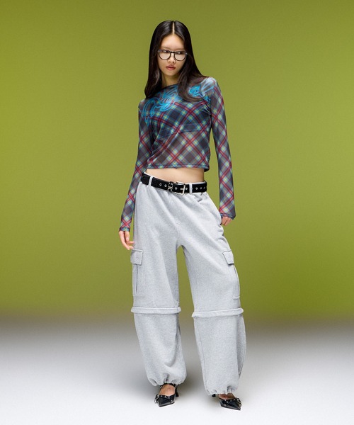 X-girl(エックスガール)の「EMBLEM POCKET 2WAY BUGGY SWEATPANTS(スウェットパンツ・レディース・アッシュ/ブラック・S/M)」の4枚目の写真