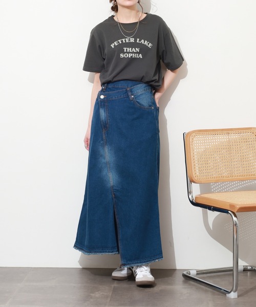 atONE（アットワン）の「アシメウエストラップ風デニムスカート（デニムスカート・レディース・ネイビー/ワンウォッシュ・M/L/LL/4L/3L）」の8枚目の写真