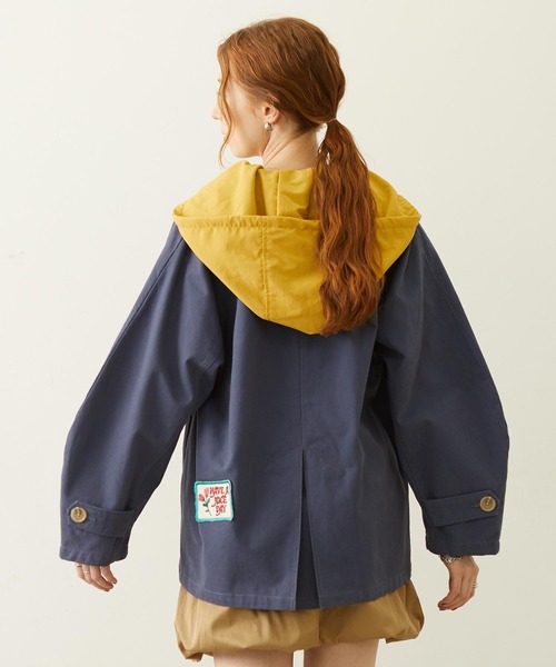 MILKFED.(ミルクフェド)の「PATCH HOODED JACKET(ブルゾン・レディース・ブラック/オフホワイト/ネイビー・S/M)」の9枚目の写真