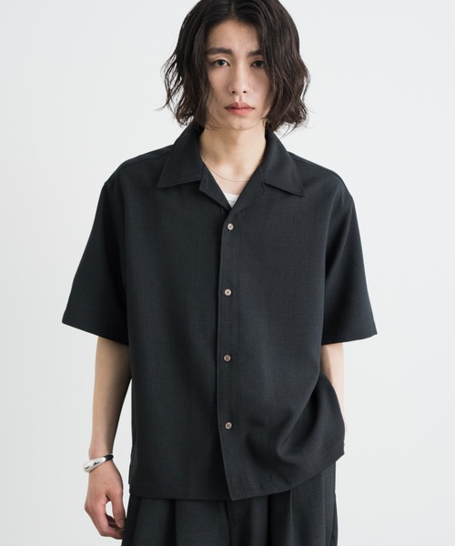 SINSS(シンス)の「Loose fit linen touch HS shirt / ルーズフィットリネンタッチハーフスリーブシャツ【接触冷感・防シワ・洗濯可能(セットアップ着用可能)】(シャツ/ブラウス・メンズ・チャコール/ベージュ・LARGE/MEDIUM/SMALL/X-SMALL)」の1枚目の写真