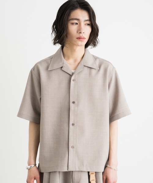 SINSS(シンス)の「Loose fit linen touch HS shirt / ルーズフィットリネンタッチハーフスリーブシャツ【接触冷感・防シワ・洗濯可能(セットアップ着用可能)】(シャツ/ブラウス・メンズ・チャコール/ベージュ・LARGE/MEDIUM/SMALL/X-SMALL)」の9枚目の写真