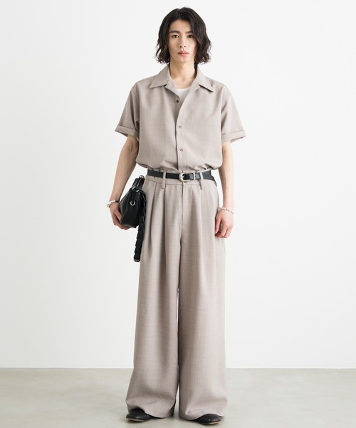 SINSS(シンス)の「Loose fit linen touch HS shirt / ルーズフィットリネンタッチハーフスリーブシャツ【接触冷感・防シワ・洗濯可能(セットアップ着用可能)】(シャツ/ブラウス・メンズ・チャコール/ベージュ・LARGE/MEDIUM/SMALL/X-SMALL)」の7枚目の写真