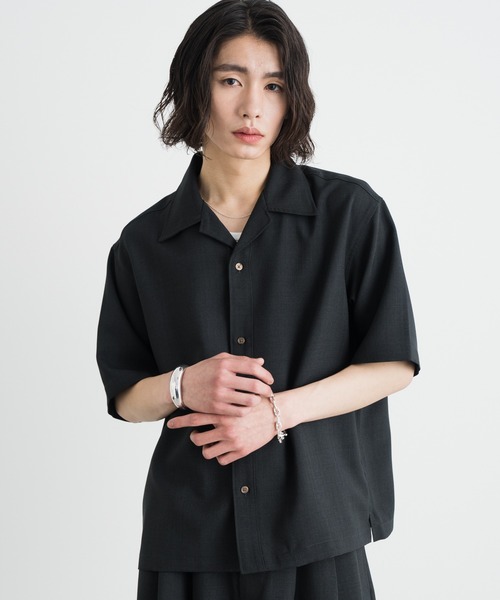 SINSS(シンス)の「Loose fit linen touch HS shirt / ルーズフィットリネンタッチハーフスリーブシャツ【接触冷感・防シワ・洗濯可能(セットアップ着用可能)】(シャツ/ブラウス・メンズ・チャコール/ベージュ・LARGE/MEDIUM/SMALL/X-SMALL)」の17枚目の写真