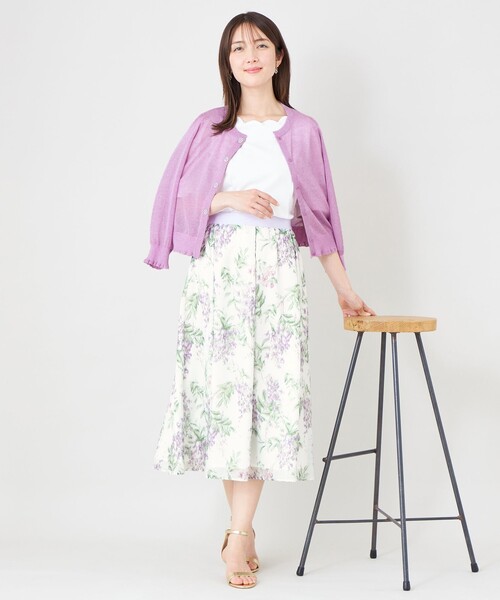 TO BE CHIC（トゥー ビー シック）の「ライラックプリント ボリュームタックスカート（スカート・レディース・オフホワイト・40）」の5枚目の写真