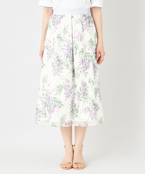 TO BE CHIC（トゥー ビー シック）の「ライラックプリント ボリュームタックスカート（スカート・レディース・オフホワイト・40）」の6枚目の写真