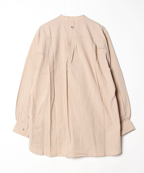 TATRAS CONCEPT STORE(タトラスコンセプトストア)の「TURN A(ターン エー) コットンウール シアサッカー ワッシャー L/S バンドカラーシャ(シャツ/ブラウス・メンズ・ナチュラル・4/5)」の2枚目の写真