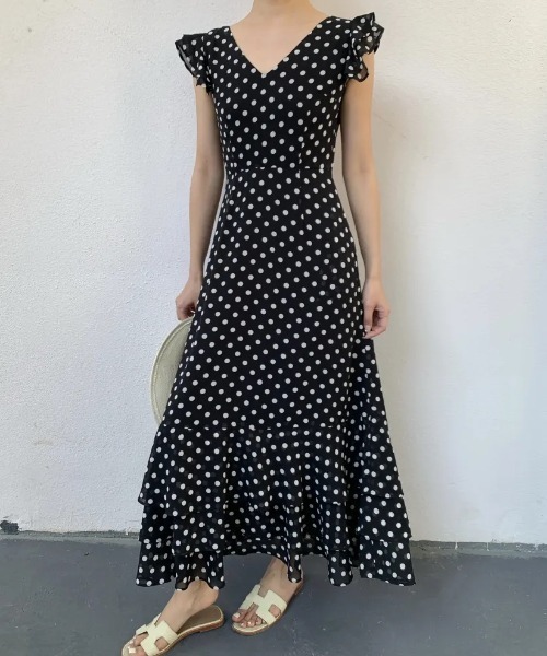 BIRTHDAY BASH(バースデイバッシュ)の「DOT SHEER FRILL SLEEVE DRESS(ドットシアーフリルスリーブドレス)(ワンピース・レディース・ブラック・SMALL)」の3枚目の写真