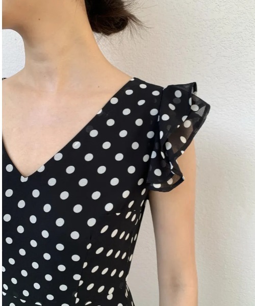 BIRTHDAY BASH(バースデイバッシュ)の「DOT SHEER FRILL SLEEVE DRESS(ドットシアーフリルスリーブドレス)(ワンピース・レディース・ブラック・SMALL)」の6枚目の写真