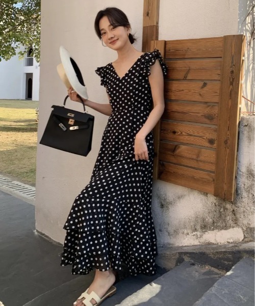 BIRTHDAY BASH(バースデイバッシュ)の「DOT SHEER FRILL SLEEVE DRESS(ドットシアーフリルスリーブドレス)(ワンピース・レディース・ブラック・SMALL)」の11枚目の写真