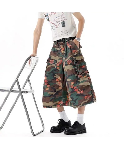 FreeZone(フリーゾーン)の「フラワーカモ柄ワイドカーゴハーフパンツ(カーゴパンツ・メンズ・グリーン・S/L/M)」の16枚目の写真