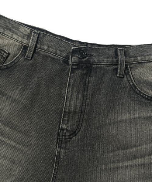 OTHERFITS（アザーフィッツ）の「ヴィンテージタイトデニムバミューダパンツ（ブラックデニム）（その他パンツ・メンズ・その他・LARGE/MEDIUM）」の3枚目の写真
