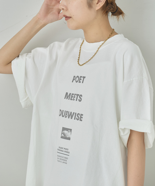 POET MEETS DUBWISE(ポエットミーツダブワイズ)の「《追加》POET MEETS DUBWISE LOOSE FIT LOGO Tシャツ(Tシャツ/カットソー・レディース・ブラック系その他/ホワイト・FREE)」の2枚目の写真