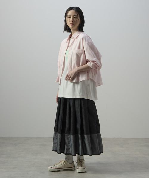 CONVERSE TOKYO(コンバーストウキョウ)の「LIGHT DENIM PLEATED SKIRT(スカート・レディース・ブラック/インディゴブルー・FREE)」の7枚目の写真
