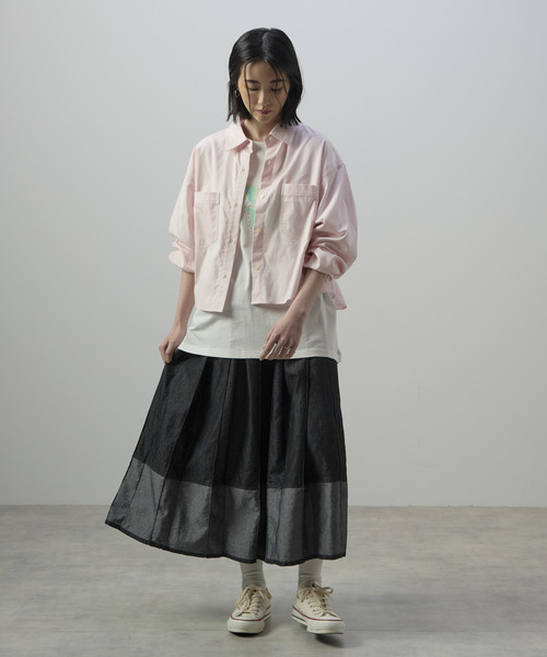 CONVERSE TOKYO(コンバーストウキョウ)の「LIGHT DENIM PLEATED SKIRT(スカート・レディース・ブラック/インディゴブルー・FREE)」の9枚目の写真