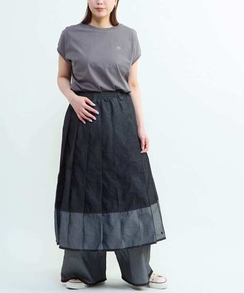 CONVERSE TOKYO(コンバーストウキョウ)の「LIGHT DENIM PLEATED SKIRT(スカート・レディース・ブラック/インディゴブルー・FREE)」の14枚目の写真