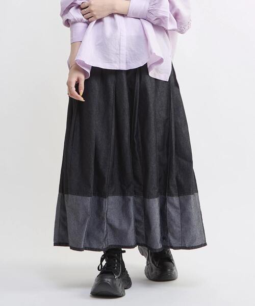 CONVERSE TOKYO(コンバーストウキョウ)の「LIGHT DENIM PLEATED SKIRT(スカート・レディース・ブラック/インディゴブルー・FREE)」の19枚目の写真