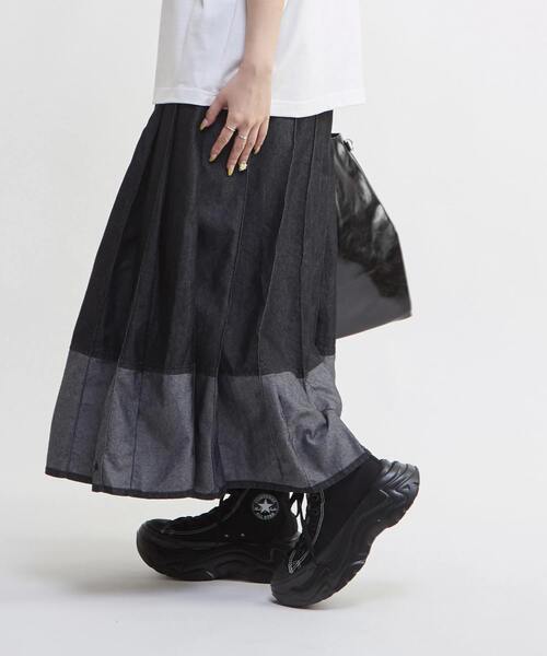 CONVERSE TOKYO(コンバーストウキョウ)の「LIGHT DENIM PLEATED SKIRT(スカート・レディース・ブラック/インディゴブルー・FREE)」の20枚目の写真