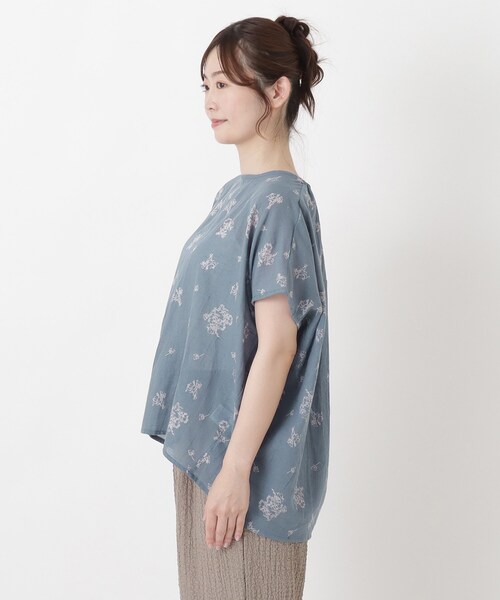 one'sterrace(ワンズテラス)の「綿麻 手書き風花柄プリントブラウス(シャツ/ブラウス・レディース・ブルー系その他7/オレンジ系その他5/ホワイト系9/ブラック系8/カーキ系5・02)」の21枚目の写真