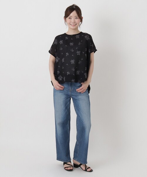 one'sterrace(ワンズテラス)の「綿麻 手書き風花柄プリントブラウス(シャツ/ブラウス・レディース・ブルー系その他7/オレンジ系その他5/ホワイト系9/ブラック系8/カーキ系5・02)」の9枚目の写真