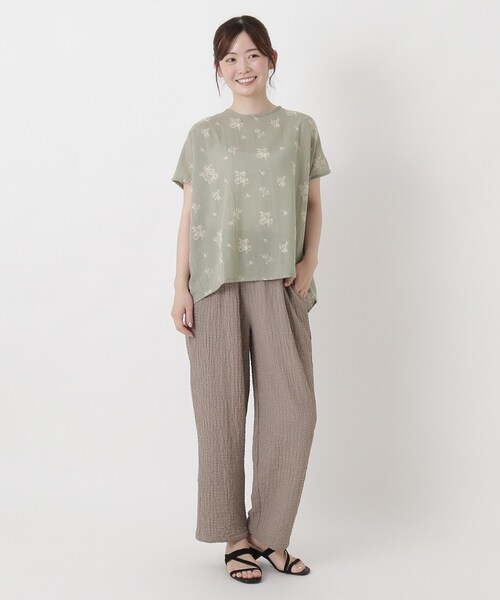 one'sterrace(ワンズテラス)の「綿麻 手書き風花柄プリントブラウス(シャツ/ブラウス・レディース・ブルー系その他7/オレンジ系その他5/ホワイト系9/ブラック系8/カーキ系5・02)」の11枚目の写真