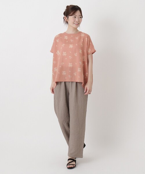 one'sterrace(ワンズテラス)の「綿麻 手書き風花柄プリントブラウス(シャツ/ブラウス・レディース・ブルー系その他7/オレンジ系その他5/ホワイト系9/ブラック系8/カーキ系5・02)」の13枚目の写真