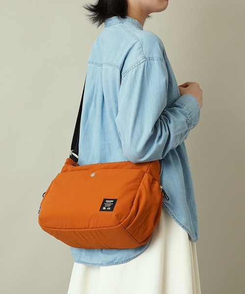 moz(モズ)の「【moz(モズ)】軽量 軽撥水 ボンディング ショルダーバッグ B5サイズ収納可 6.5L ZZQK-03(ショルダーバッグ・レディース・ベージュ/ブラック/オレンジ/ブルーグレー・ONE SIZE)」の12枚目の写真