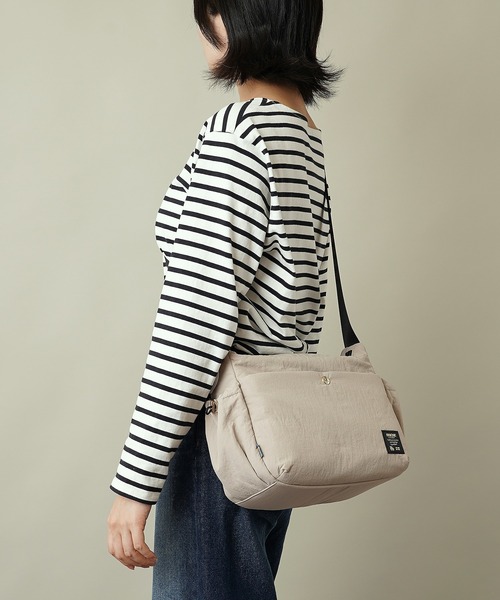 moz(モズ)の「【moz(モズ)】軽量 軽撥水 ボンディング ショルダーバッグ B5サイズ収納可 6.5L ZZQK-03(ショルダーバッグ・レディース・ベージュ/ブラック/オレンジ/ブルーグレー・ONE SIZE)」の14枚目の写真