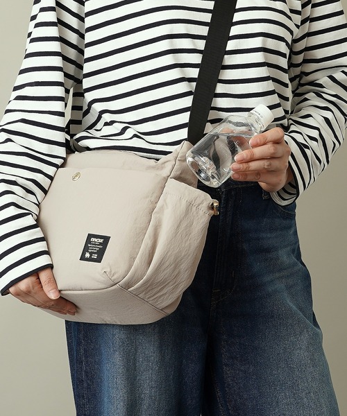 moz(モズ)の「【moz(モズ)】軽量 軽撥水 ボンディング ショルダーバッグ B5サイズ収納可 6.5L ZZQK-03(ショルダーバッグ・レディース・ベージュ/ブラック/オレンジ/ブルーグレー・ONE SIZE)」の17枚目の写真
