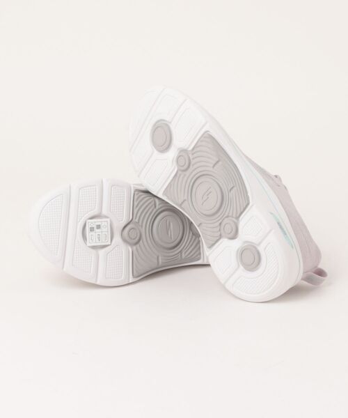 SKECHERS(スケッチャーズ)の「SKECHERS スケッチャーズ GO WALK ARCH FIT 2.0-CASSY【ワイド/幅広4E】レディーススニーカー(ゴーウォークアーチフィット2.0) 125346W(スニーカー・レディース・ブラック系その他/パープル系その他/グレー系その他・22.5cm/23.0cm/23.5cm/24.0cm/24.5cm/25.0cm)」の5枚目の写真