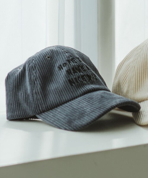 BRANSHES(ブランシェス)の「コーデュロイロゴキャップ(キャップ・キッズ・チャコールグレー/キャメル/アイボリー・L/M)」の6枚目の写真