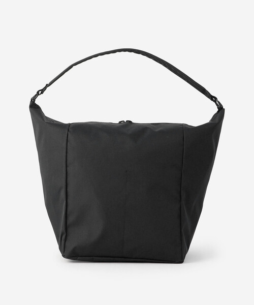 Bshop(ビショップ)の「KARRI | リサイクルコーデュラ 2WAY ショルダーバッグ M UNISEX(ショルダーバッグ・レディース・ブラック・M)」の4枚目の写真