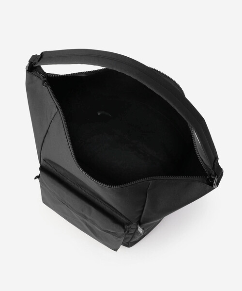 Bshop(ビショップ)の「KARRI | リサイクルコーデュラ 2WAY ショルダーバッグ M UNISEX(ショルダーバッグ・レディース・ブラック・M)」の8枚目の写真
