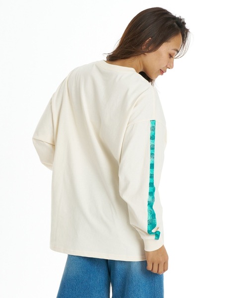 BILLABONG(ビラボン)の「BILLABONG ウィメンズ GLOBAL GRAPHIC LS TEE ロンT 【接触冷感】【LOOSE FIT】【2026年秋冬モデル】/ビラボンバックプリント・袖プリント長袖ロンt(Tシャツ/カットソー・レディース・アイボリー/イエロー系その他/オフホワイト・LARGE/MEDIUM)」の14枚目の写真